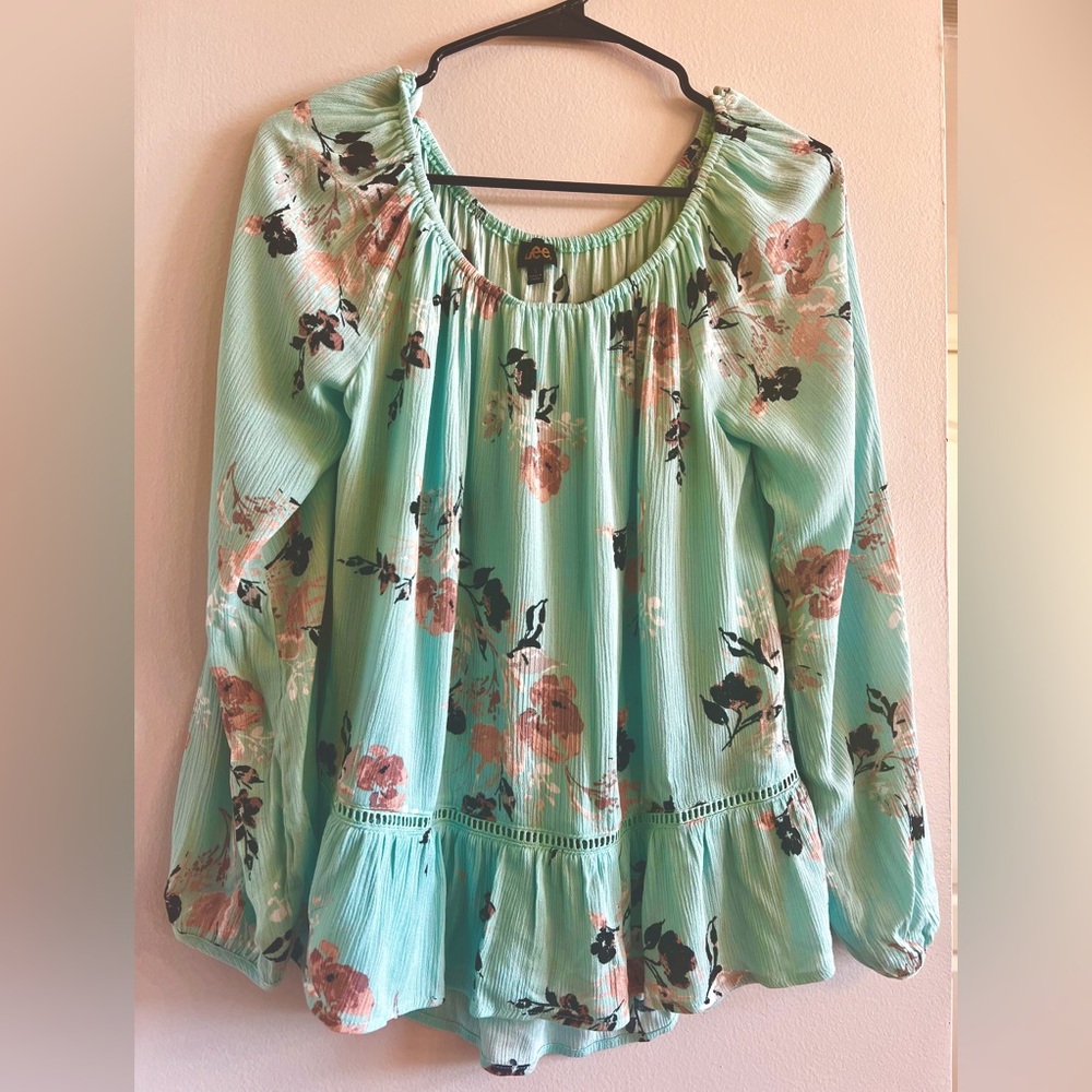 Ladies/Juniors Sea Foam Green Floral Shirt